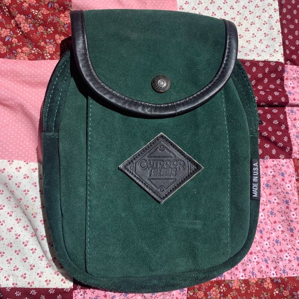 vintage evergreen hunter green suede & black synthetic hiking climbing gear bag